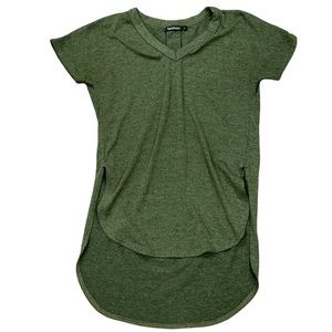 Boohoo Olive Green Short Sleeve V- Neck Hi-Low Top